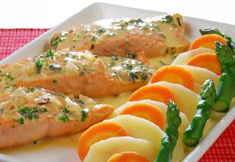 Salmón con juliana de verduras receta