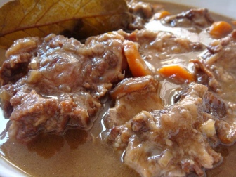 Rabo de toro estofado receta