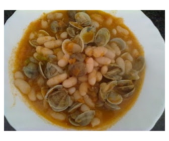 Judias con bacalao y almejas receta