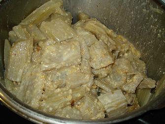 Cardo con almendras receta