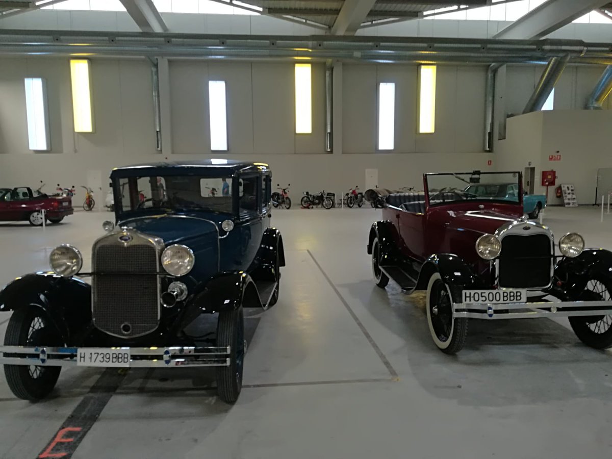 Ford con matrícula H, imagen 1